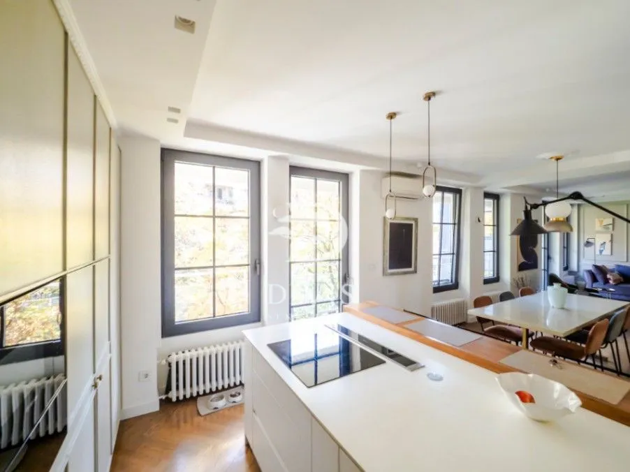 Sale, four bedroom apartment, 103m², Kalenić Pijaca, Vračar Sve Podlokacije