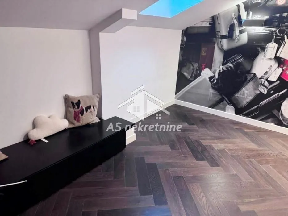 Prodaja, četvorosoban stan, 117m², Vračar Sve Podlokacije, Beograd