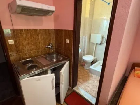 Izdavanje, garsonjera, 25m², Donja Lastva, Tivat - image 3
