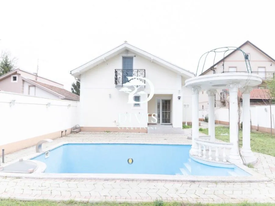 Prodaja, kuća, 250m², Novi Banovci, Stara Pazova