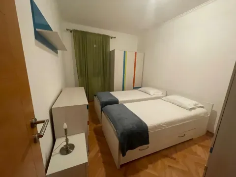 Rent, two bedroom apartment, 67m², Kotor, Crna Gora - image 2