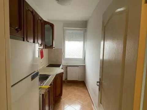Izdavanje, dvosoban stan, 43m², Bulevar Evrope, Novi Sad Sve Podlokacije - image 5