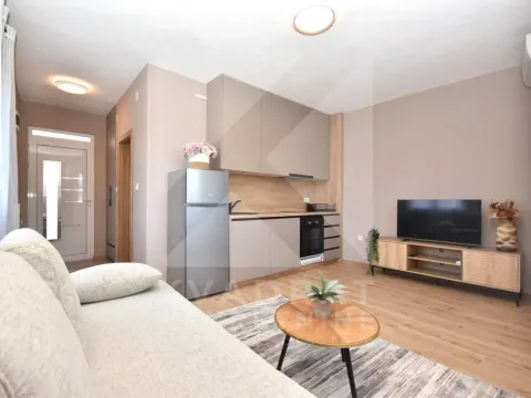 Izdavanje, garsonjera, 27m², Donja Gorica, Podgorica - image 1