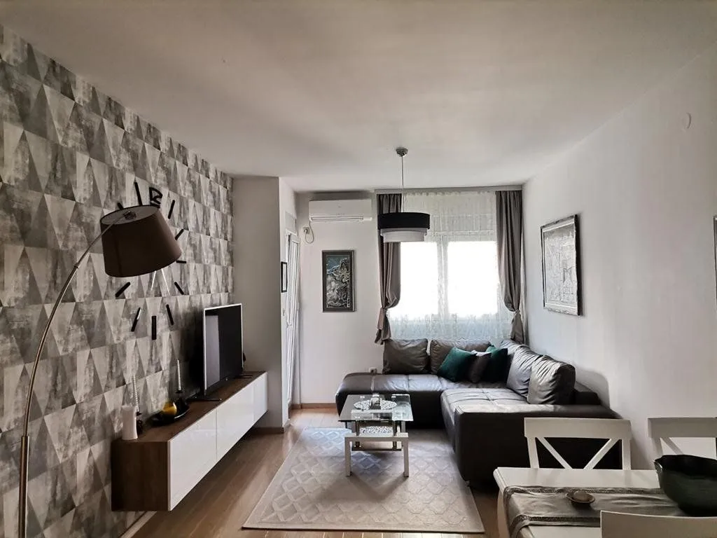 Izdavanje, jednosoban stan, 45m², City Kvart, Podgorica