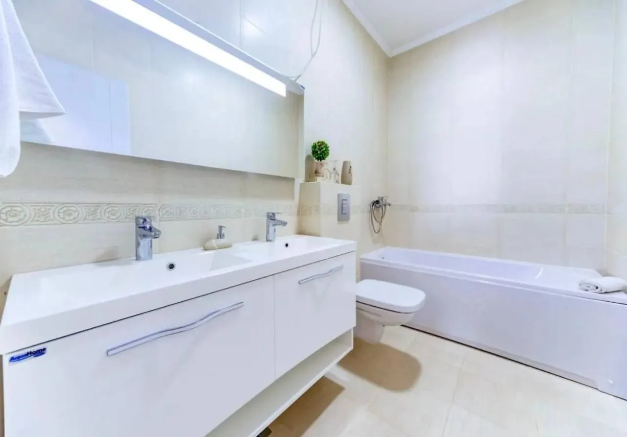 Rent, three bedroom apartment, 127m², Petrovac, Budva