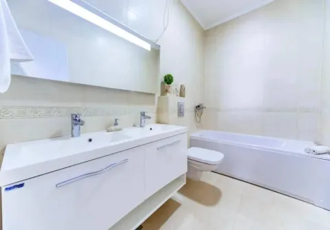 Rent, three bedroom apartment, 127m², Petrovac, Budva - image 6