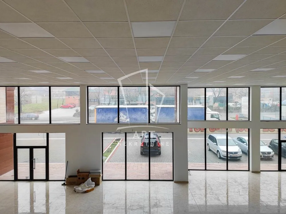 Rent, office space, 1200m², Mladenovac (mesto), Mladenovac