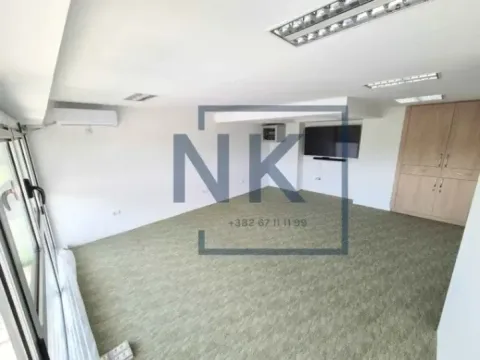 Izdavanje, poslovni prostor, 190m², City Kvart, Podgorica - image 11