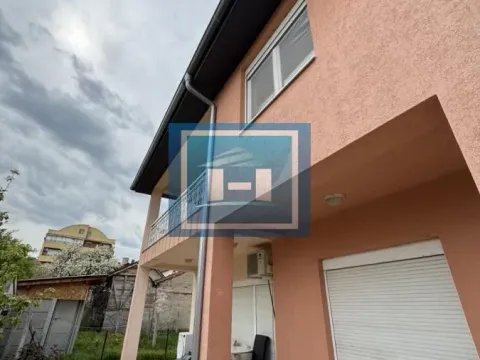 Izdavanje, dvosoban stan, 70m², Centar, Ćuprija - image 10