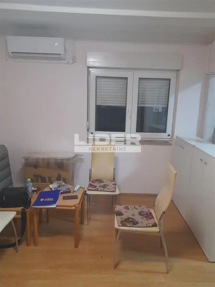 Prodaja, dvosoban stan, 37m², Đeram Pijaca, Beograd