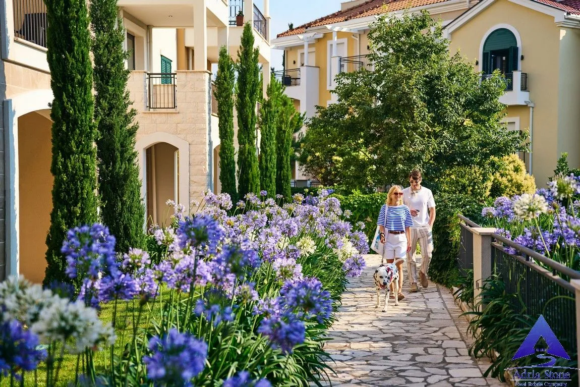 Prodaja, jednosoban stan, 64m², Luštica, Tivat