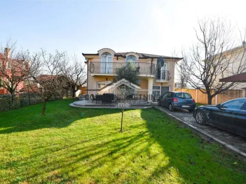 Izdavanje, kuća, 180m², Donja Gorica, Podgorica - image 3