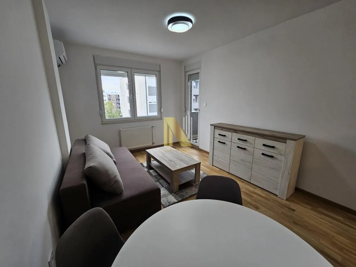 Izdavanje, jednosoban stan, 44m², Avijatičarsko naselje, Novi Sad Sve Podlokacije