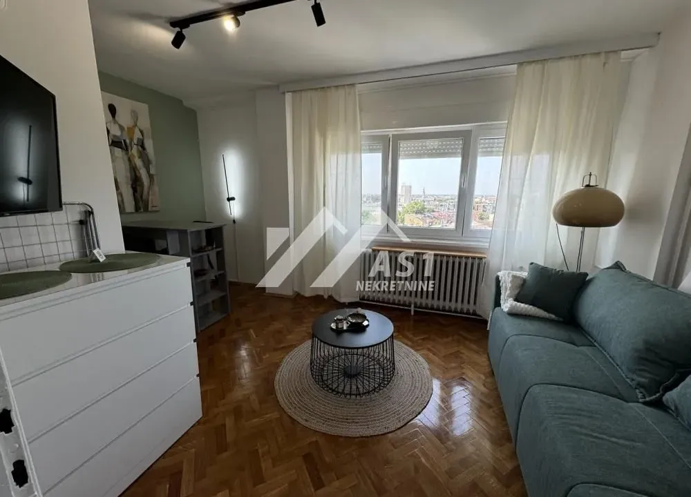 Izdavanje, stan, 30m², Centar, Novi Sad