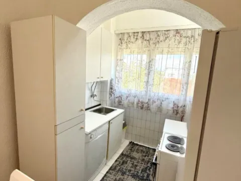 Izdavanje, dvosoban stan, 69m², Centar, Podgorica - image 4