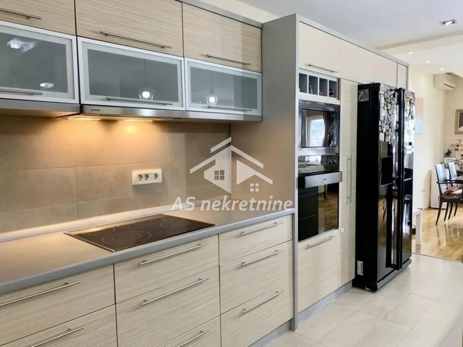 Sale, four bedroom apartment, 157m², Đeram Pijaca, Beograd