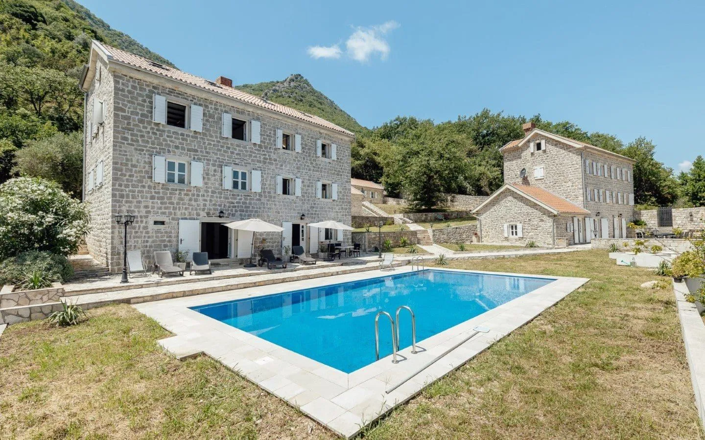 Prodaja, kuća, 800m², Prčanj, Kotor