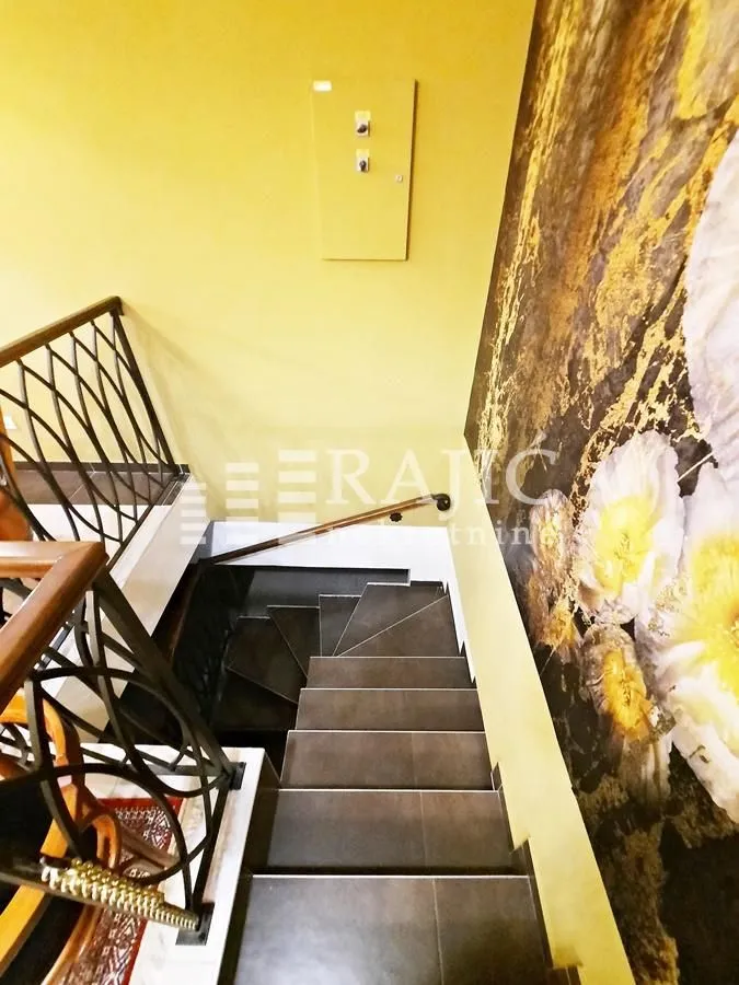 Rent, office space, 130m², Kalenić Pijaca, Vračar Sve Podlokacije