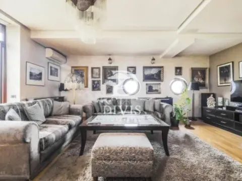 Sale, apartment, 250m², Cvetni Trg, Vračar Sve Podlokacije - image 3