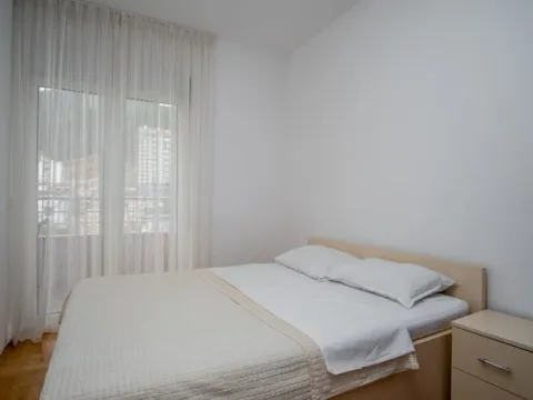 Rent, one bedroom apartment, 40m², Centar, Budva - image 7