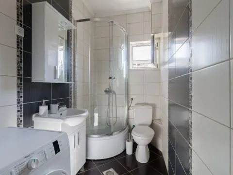 Rent, one bedroom apartment, 53m², Dumidran, Tivat - image 12