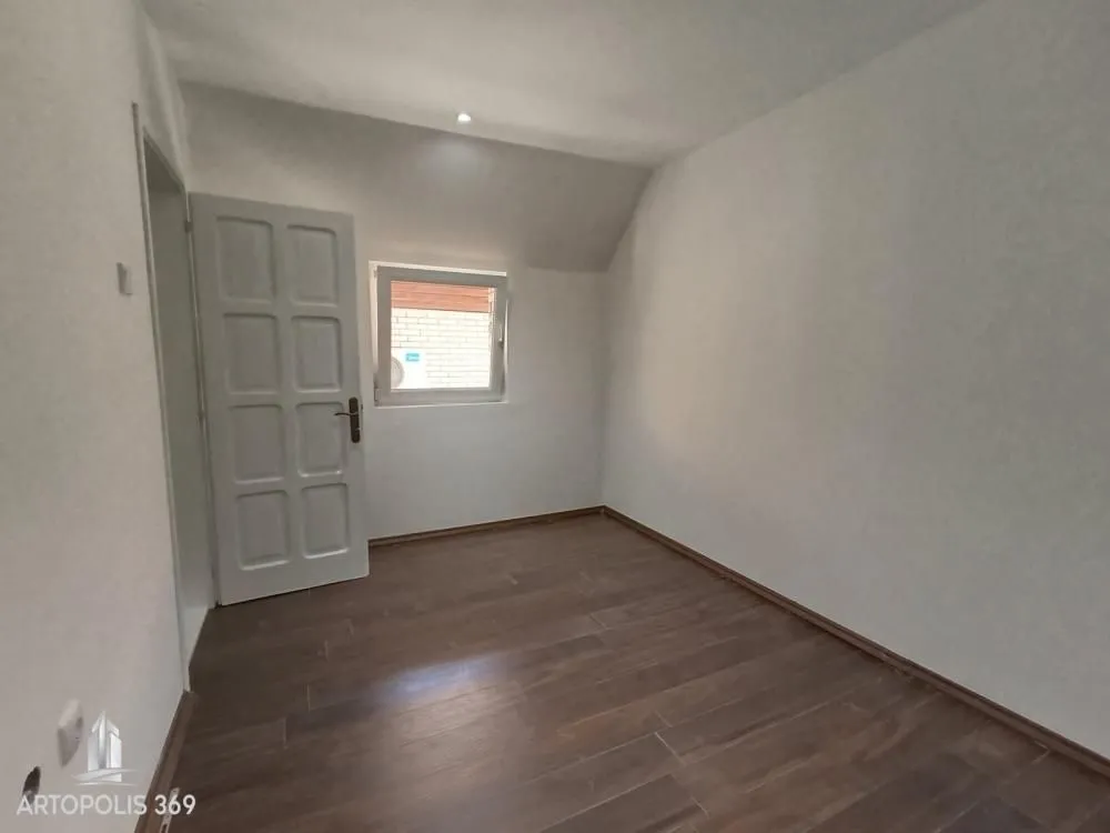 Prodaja, četvorosoban stan, 87m², Zemun Sve Podlokacije, Beograd