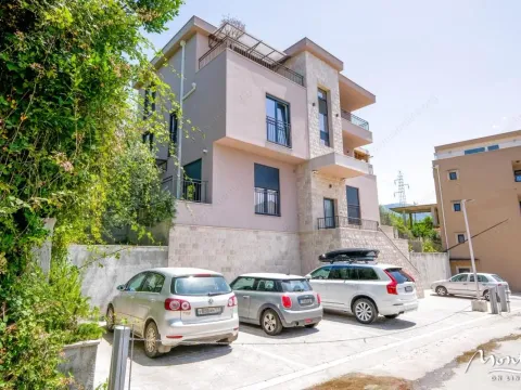 Prodaja, trosoban stan, 77m², Centar, Tivat - image 25