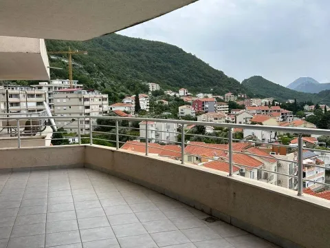 Prodaja, jednosoban stan, 85m², Petrovac, Budva - image 8