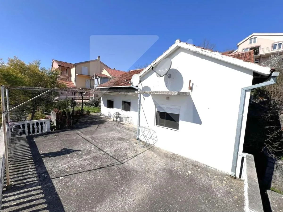 Prodaja, kuća, 159m², Malo Brdo, Podgorica