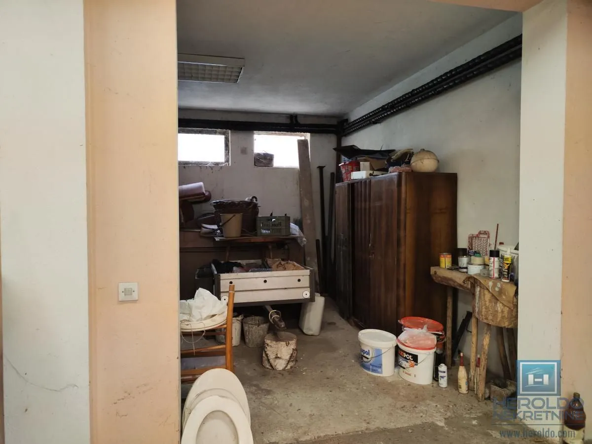 Rent, hospitality venue, 1000m², Strelište, Jagodina