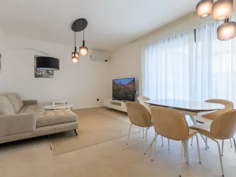 Prodaja, dvosoban stan, 154m², Tivat, Crna Gora - image 10