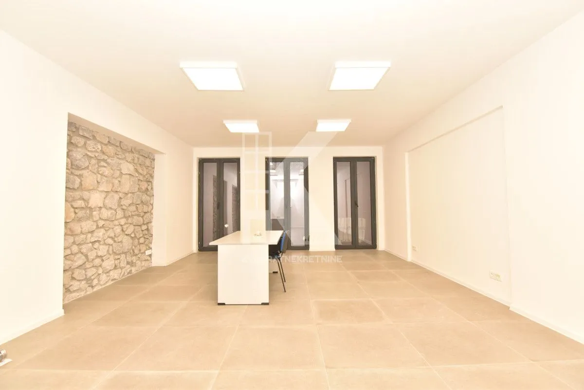 Rent, office space, 120m², Centar, Podgorica