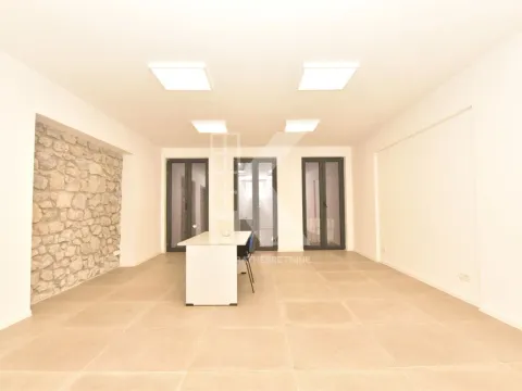 Rent, office space, 120m², Centar, Podgorica - image 1