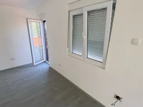 Prodaja, kuća, 166m², Utjeha, Bar - image 2