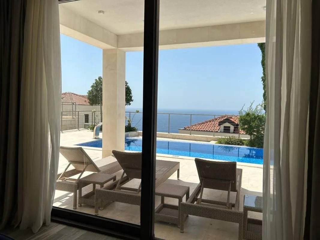 Stan-na-dan, kuća, 290m², Sveti Stefan, Budva