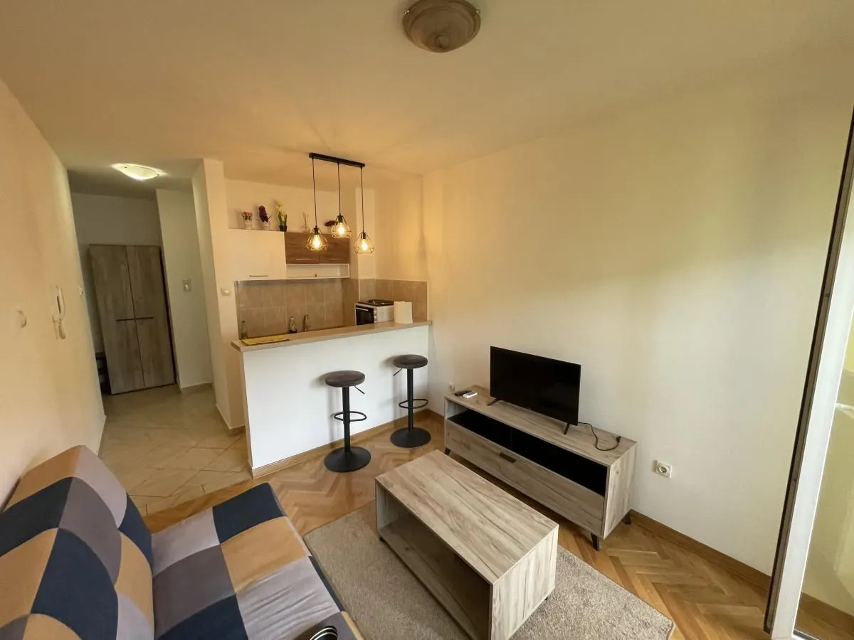 Prodaja, garsonjera, 24m², Grbavica, Novi Sad Sve Podlokacije