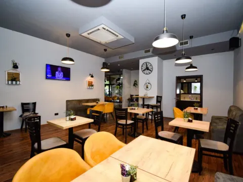 Prodaja, poslovni prostor, 351m2, Blok 9, Podgorica Prodaja, poslovni prostor, 351m2, Blok 9, Podgorica
