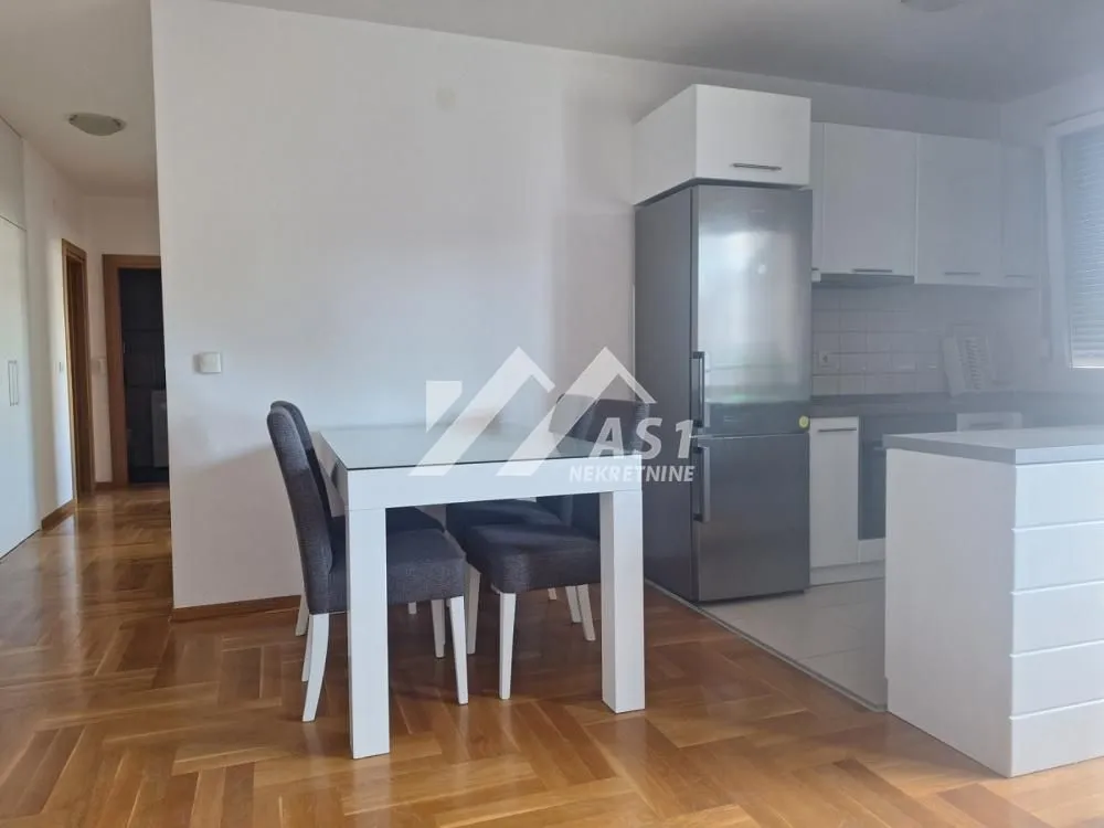 Izdavanje, dvosoban stan, 61m², Rotkvarija, Novi Sad Sve Podlokacije