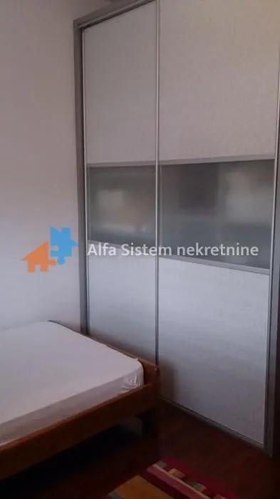 Izdavanje, trosoban stan, 95m², Savski Venac, Beograd