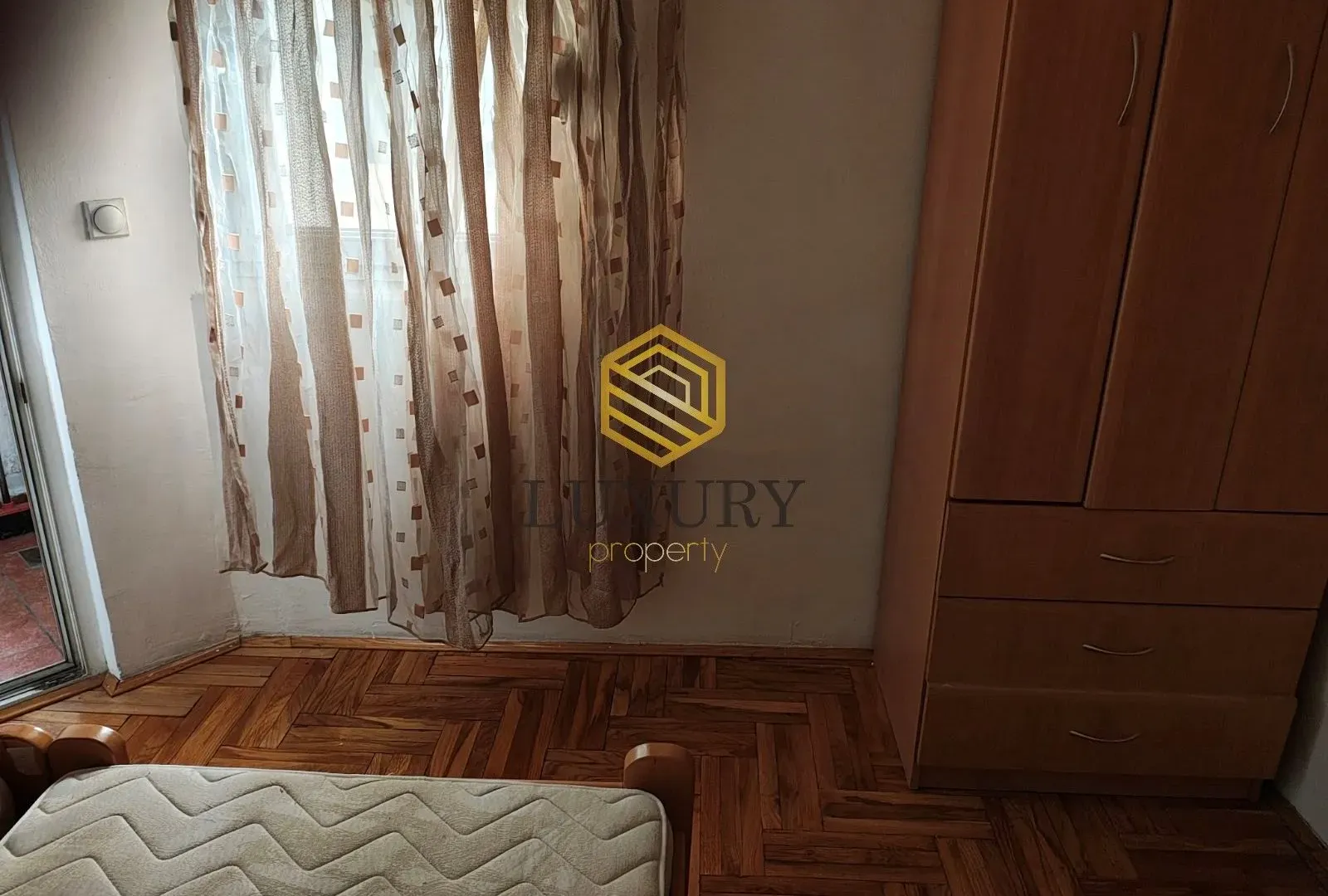Izdavanje, jednosoban stan, 45m², Centar, Podgorica