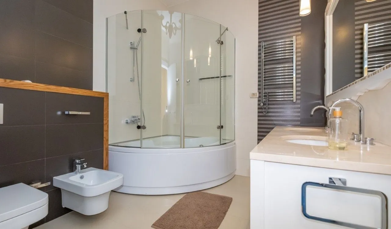 Rent, three bedroom apartment, 275m², Podgorica, Crna Gora