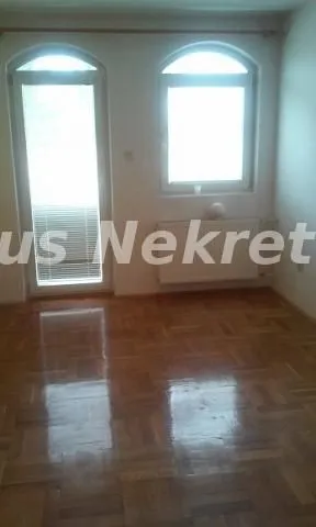 Prodaja, dvosoban stan, 53m², Centar, Novi Sad