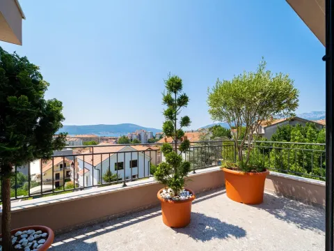 Prodaja, trosoban stan, 77m², Tivat, Crna Gora - image 5