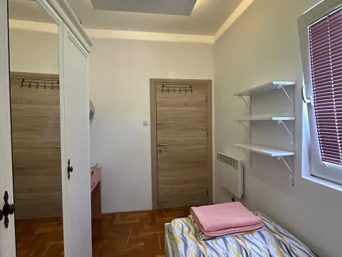 Izdavanje, trosoban stan, 70m², Dumidran, Tivat - image 9