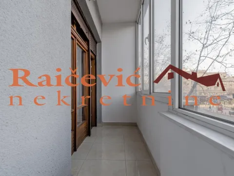 Izdavanje, trosoban stan, 102m², Vračar, Šid - image 6