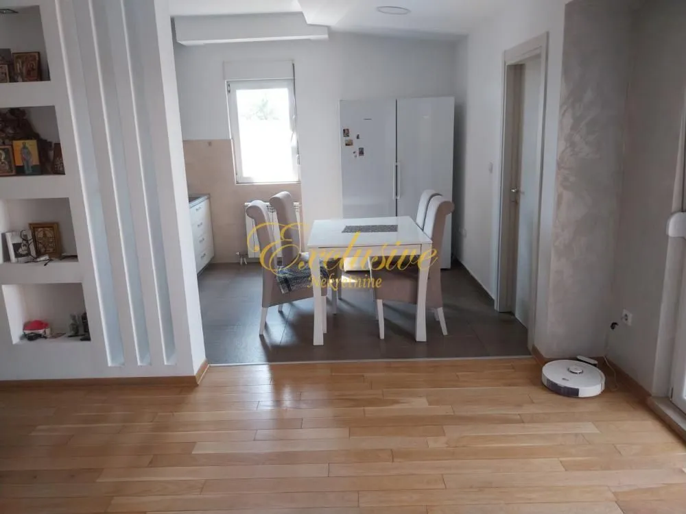 Prodaja, četvorosoban stan, 77m², Lekino Brdo, Voždovac Sve Podlokacije