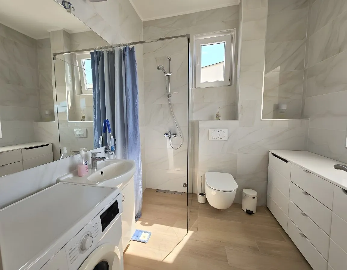 Prodaja, dvosoban stan, 102m², Seoce, Budva