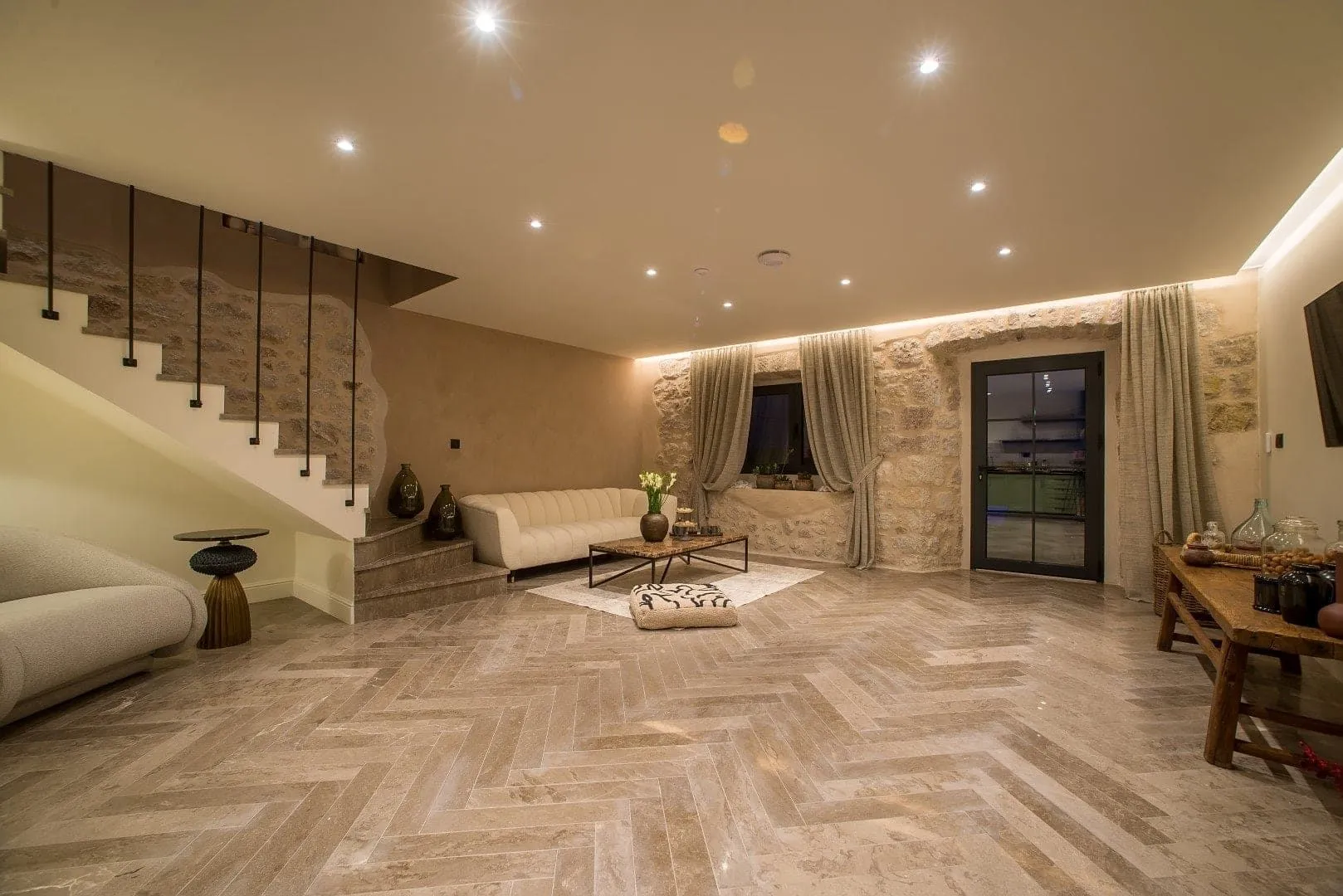Rent, house, 85m², Nalježići, Kotor
