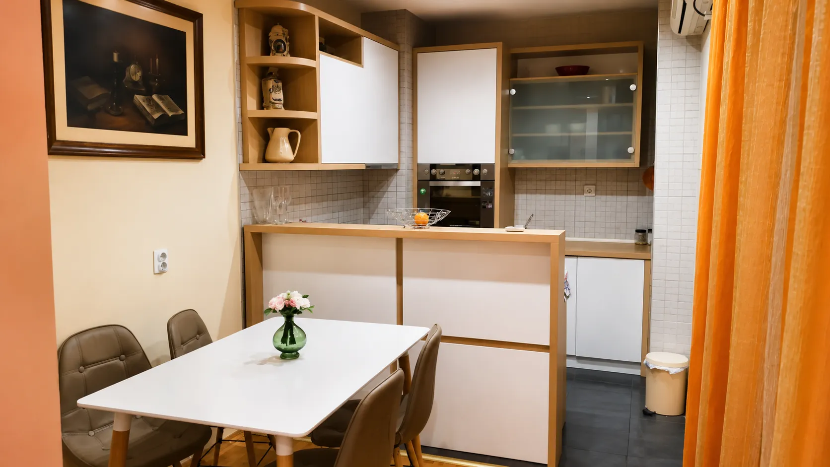 Izdavanje, jednosoban stan, 65m², Blok 5, Podgorica