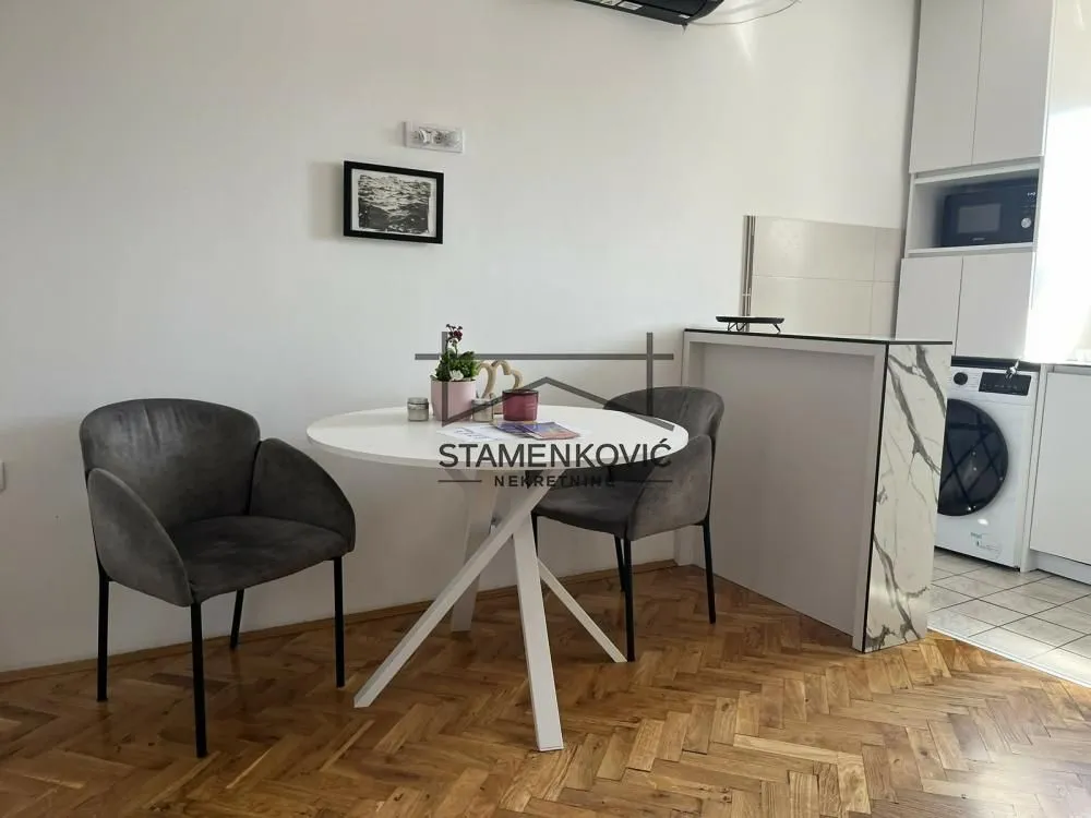 Prodaja, jednosoban stan, 32m², Centar, Novi Sad